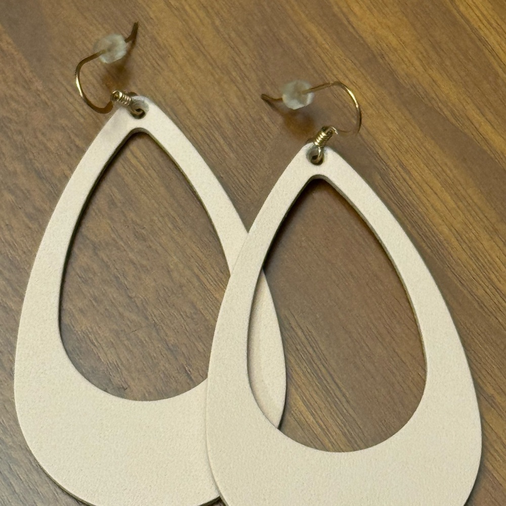 Canyon Coral Cutout Leather Teardrop Earrings